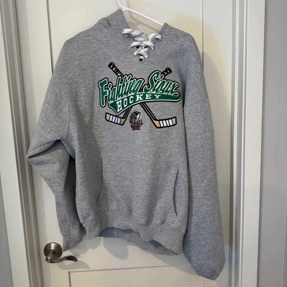 Signature Embroidered UND Fighting Sioux Hockey Lace Up Hoodie Grey Large